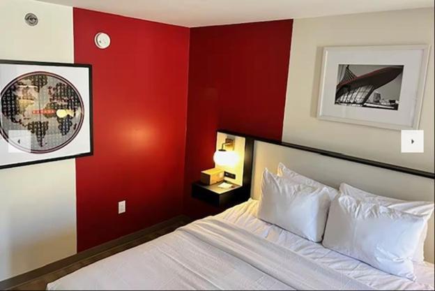 Ramada By Wyndham Milwaukee Hotel ภายนอก รูปภาพ