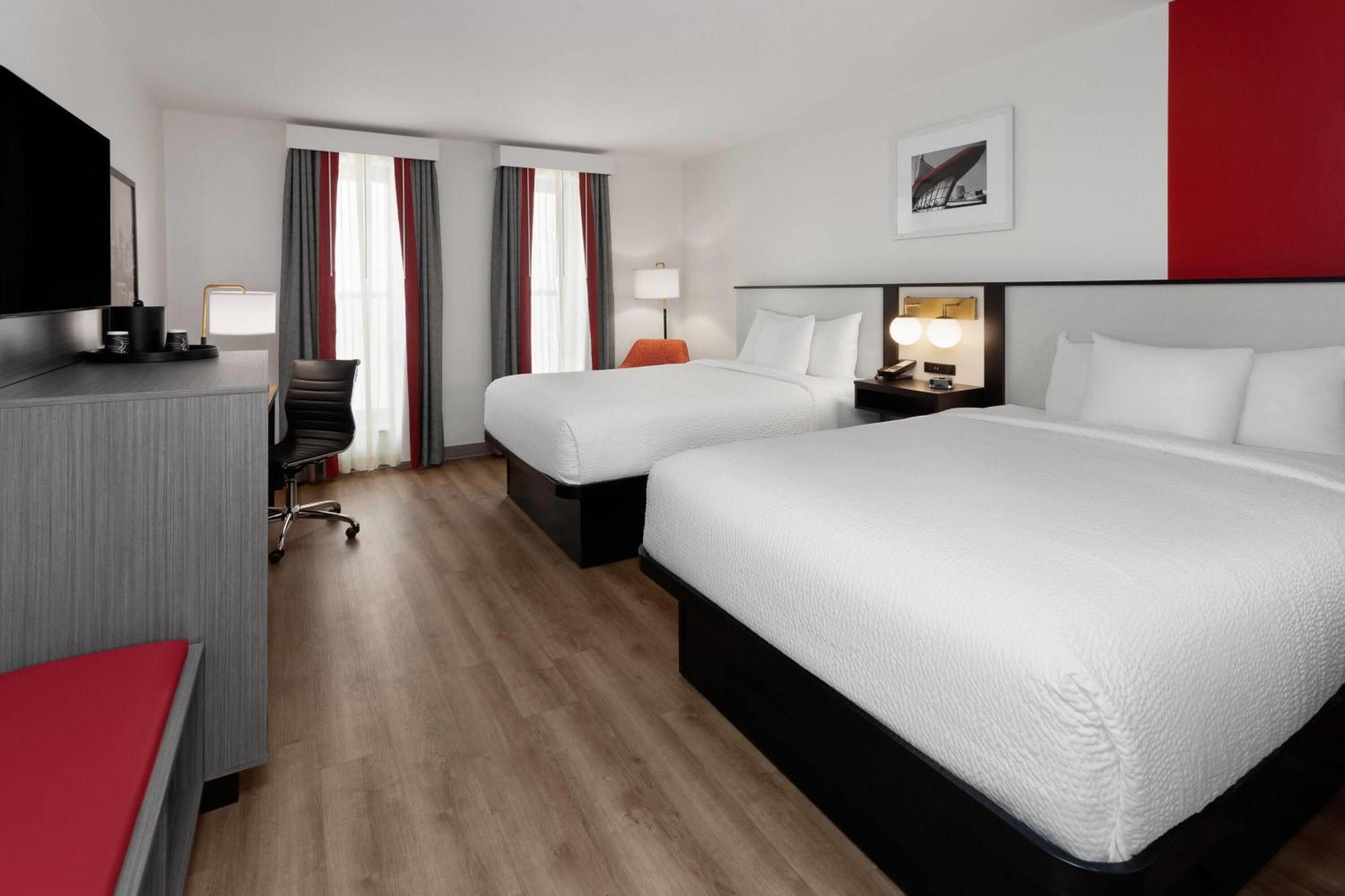 Ramada By Wyndham Milwaukee Hotel ภายนอก รูปภาพ